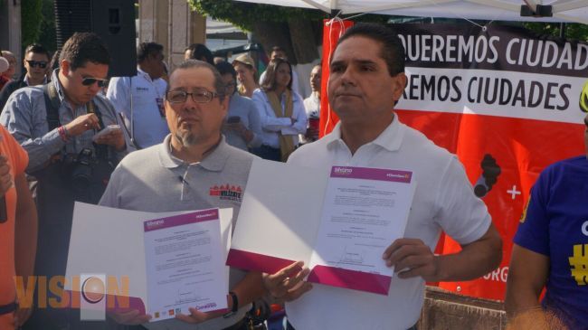 Silvano Aureoles firma 12 compromisos para el uso de la bicicleta 