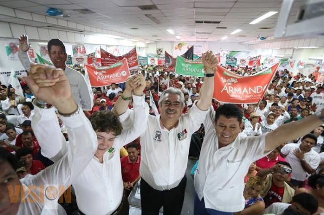 Miles de integrantes de los sectores mineros, electricistas y FSTSE se suman con Chon Orihuela  