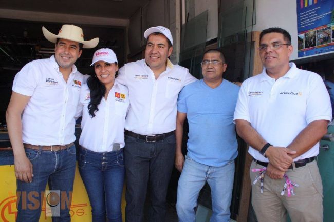 Carlos Paredes Visita casa por casa y negocio por negocio en Zitácuaro