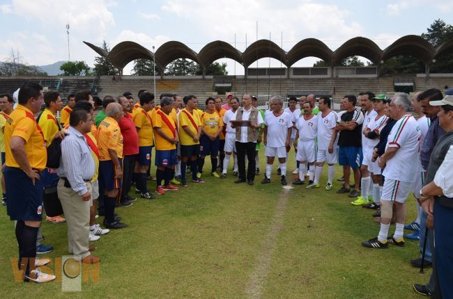 Ex canarios solicitaron se gestione permanencia de Monarcas 