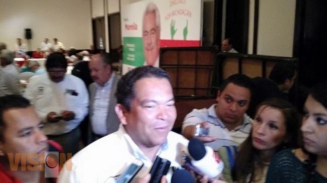 Falso de toda falsedad que venda playeras, aclara Jaime Dario Oseguera