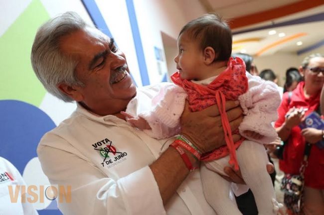 Educación de calidad, el mejor regalo para los niños michoacanos: Chon Orihuela