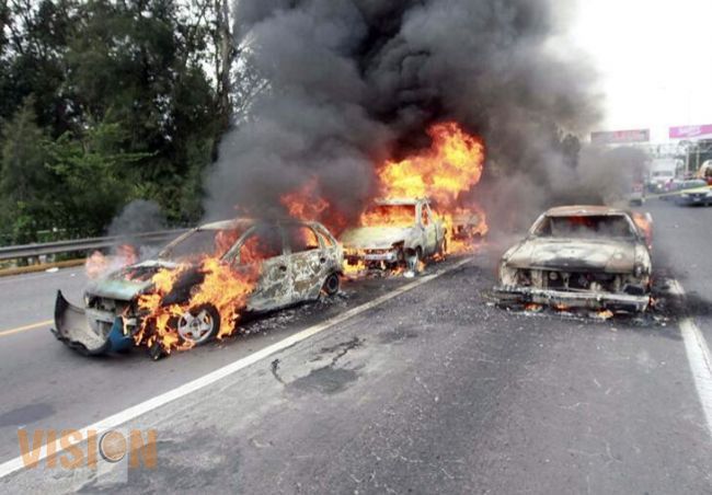 Terror en Jalisco, narcobloqueos en 20 puntos