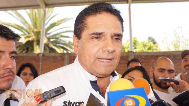 Que se aplaque, es la ultima que hizo, le dice Silvano a Barragán 