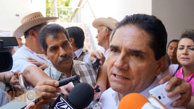 PRI, atrasados en acontecimientos, yo estoy limpio: Silvano Aureoles 