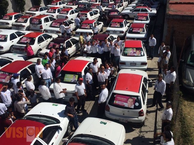 Compromete Carlos Paredes respaldo a los taxistas