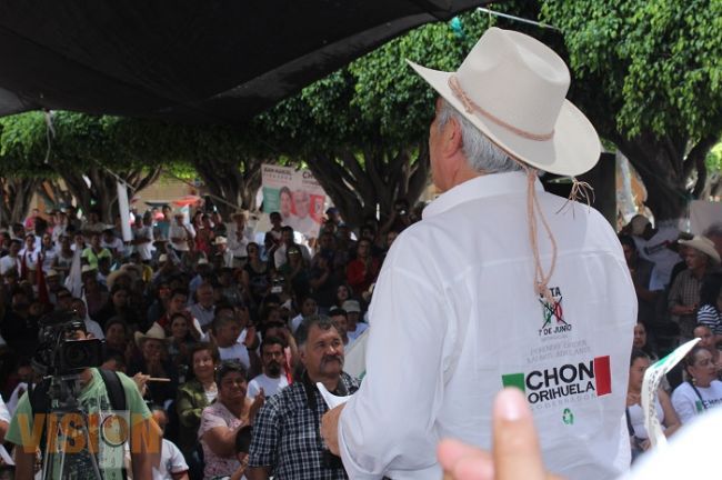 Trabajar para impulsar las artesanías como actividad económica en Chavinda: Chon Orihuela