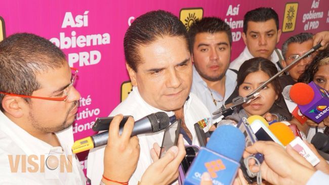 El éxito de los gobiernos del PRD es su responsabilidad social con sensibilidad: Silvano Aureoles