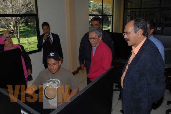 Visitó el rector Salvador Jara las preparatorias y facultad de Agrobiología en Uruapan