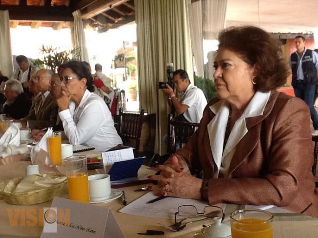 Insiste María de la Luz que federación debe de absorber deuda de Michoacán 