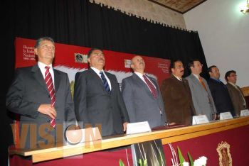 México requiere de jóvenes que sean líderes de opinión: FV