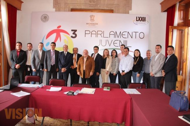 Presentan al Jurado Calificador  del Tercer Parlamento Juvenil