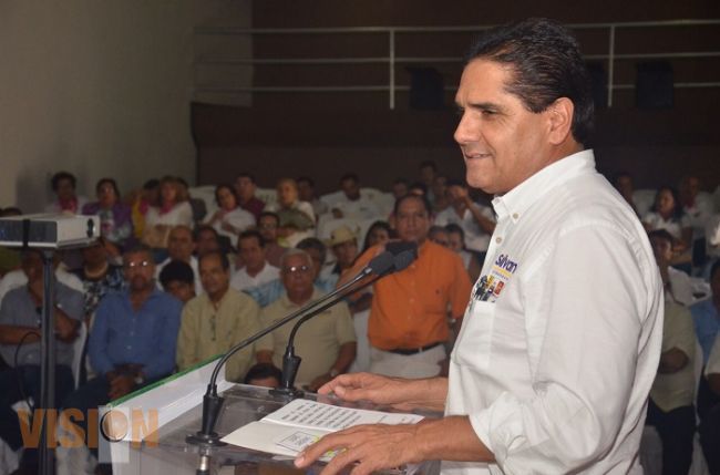 Silvano Aureoles propone proyecto industrializador con desarrollo social para Lázaro Cárdenas
