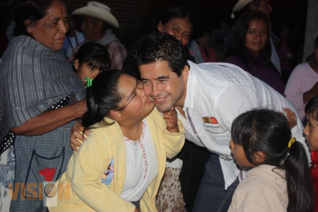 Vecinos de la localidad de Santa Ana agradecen gobierno de Carlos Paredes en Tuxpan
