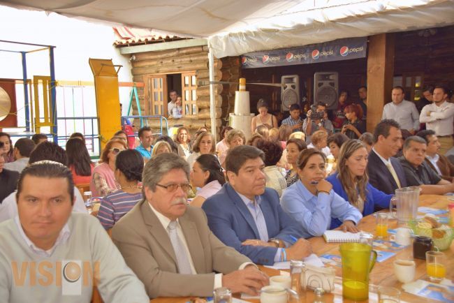 Propone LMCH cambiar la política educativa