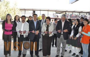 Dan a conocer oferta académica a alumnos de tercero de secundaria