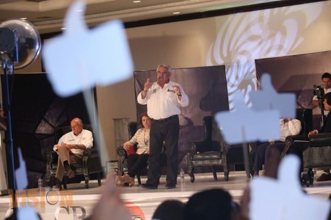 Chon se reunió con cuatro de los candidatos a la gubernatura de Michoacán 