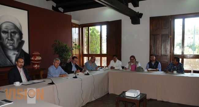 Jara analiza proyecto de construcción de laboratorio de acuicultura