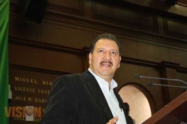 Felicita Reginaldo a Silvano Aureoles por ser el contundente ganador del debate 