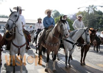 Con éxito se desarrolló Cabalgata del Bicentenario 