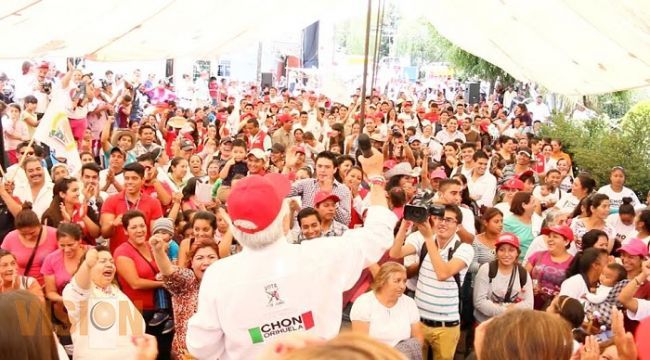 Chon, el candidato cercano a la gente 