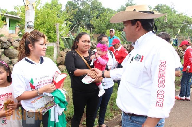 Recorre Jaime Darío 10 comunidades de Morelia