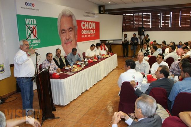 Trabajaremos juntos, Gobierno y Tenológicos en diseño de acciones para el futuro: Chon Orihuela