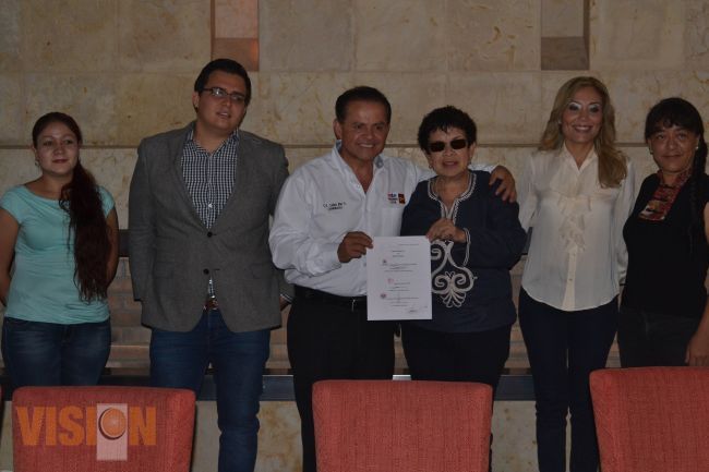 Se compromete Carlos Río a la protección de animales 