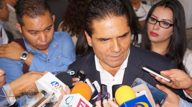 Desconozco si existen o no las empresas que denuncian los priistas: Silvano Aureoles 