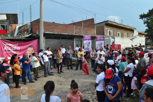 Vecinos del Centenario se suman al proyecto de Manuel Alcalá
