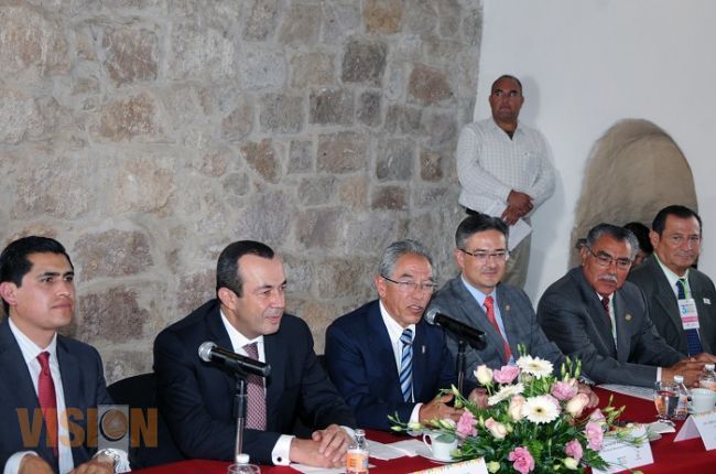Solidaridad y cooperación, antes que competencia, pide Jara a ediles de Ciudades Patrimonio