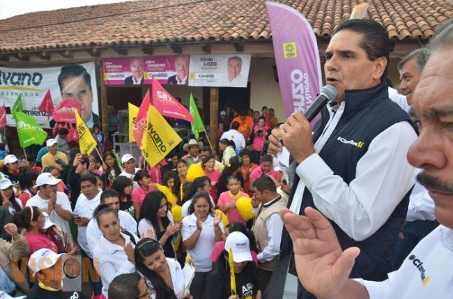 Reconocen en Irimbo a Silvano Aureoles como un hombre de propuestas