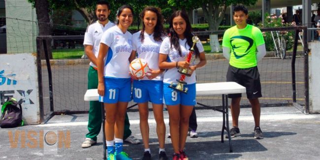 Identidad Nicolaita en femenil; y Eléctrica en varonil, campeones del “Street Soccer”