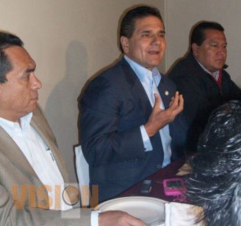 Silvano Aureoles le apuesta a los Cárdenas