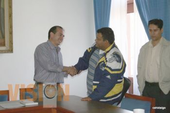 Gobierno de Hidalgo atiende a grupo magisterial de la Sección XVIII