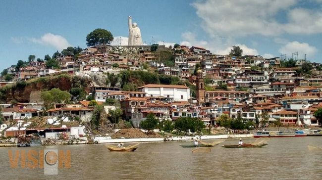 Embellece Janitzio su imagen urbana