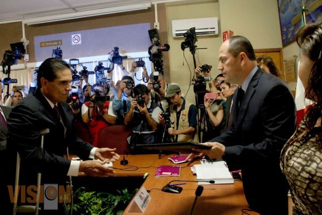 Felicita Gobierno de Michoacán a las autoridades electas