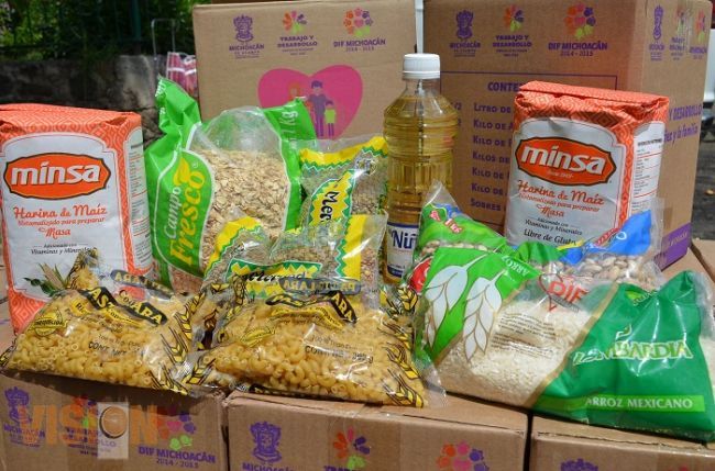 Entregan despensas para  familias de bajos recursos en Chiquimitio