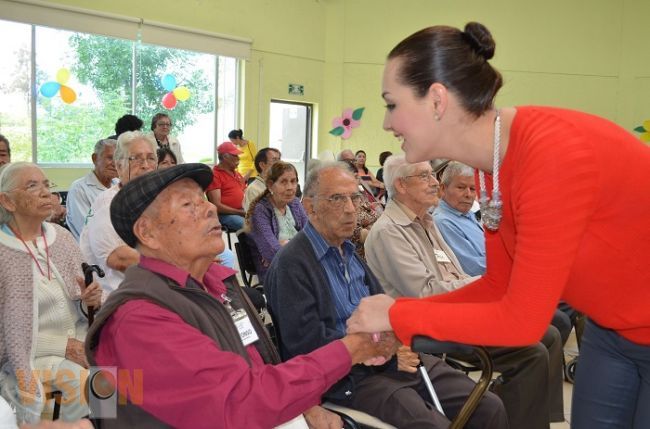 Papá es sinónimo de fortaleza y trabajo: Miriam Cruz