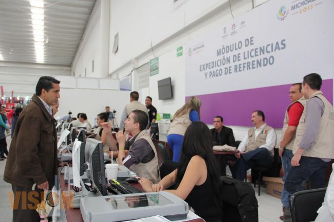Trámite ágil de licencias y refrendos en la Expoferia Michoacán 2015