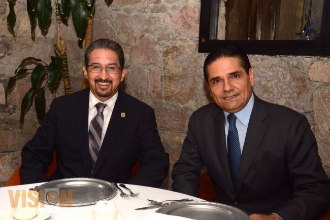 Dialoga el gobernador electo, Silvano Aureoles, con el rector de la UMSNH