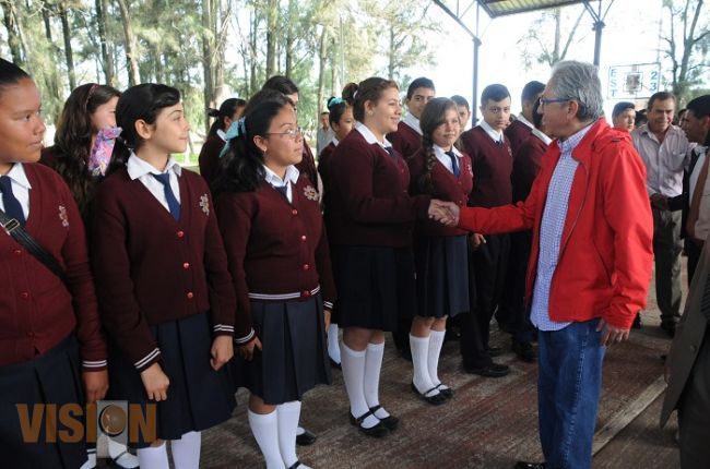 Suman 6 mil las acciones de mejora a espacios educativos: SJG