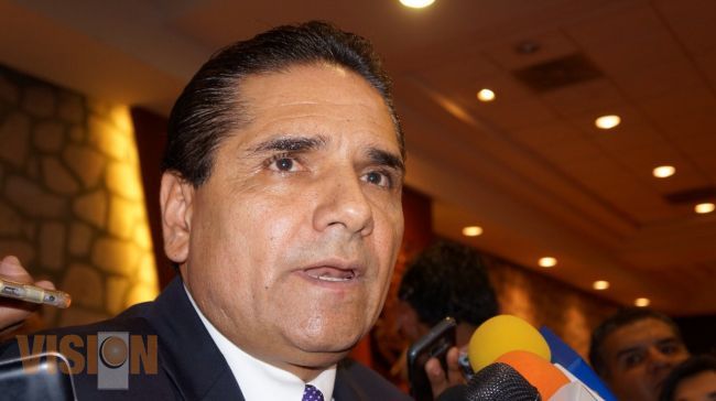 Se reducirá Silvano el 25% de su salario como Gobernador 