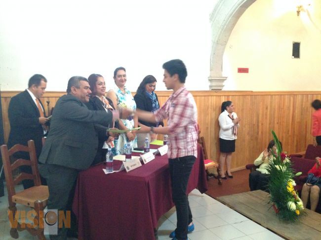 Se gradúan 103 estudiantes del Centro de Educación Virtual del Cobaem