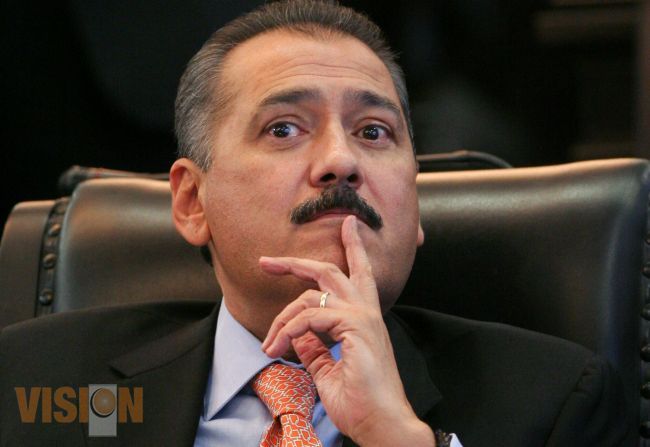Manlio, el patito feo de los priistas en el poder