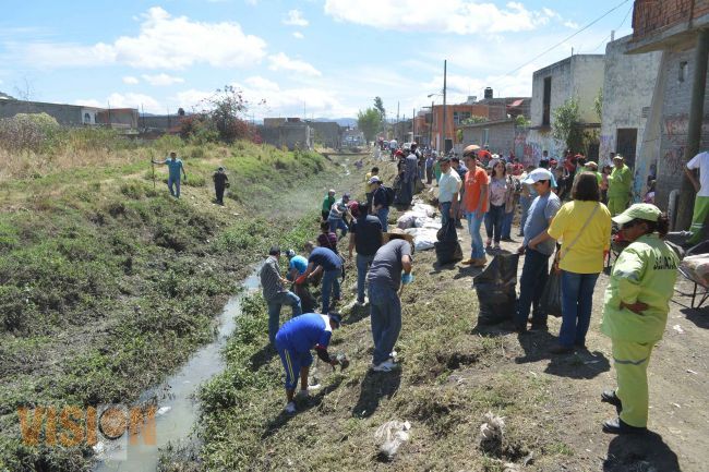 Previenen inundación; activan limpia de drenes Itzícuaro y Carlos Salazar