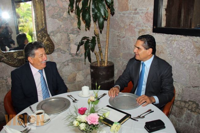Revisa Silvano Aureoles temas legislativos con Presidente de la Mesa Directiva 