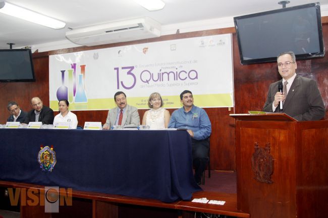 Los docentes están llamados a despertar el talento humano: Jaime Espino Valencia