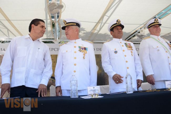 Silvano Aureoles, invitado especial al cambio de mando de la Décima Zona Naval