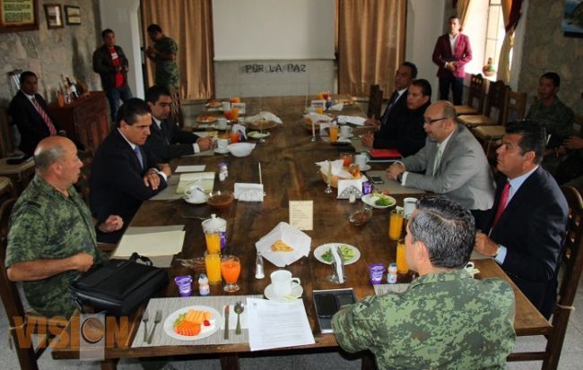 Refrenda Silvano Aureoles el respaldo a las instituciones armadas 